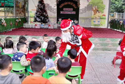 Một số hoạt động của các bé nhóm 24-36 Tháng A3