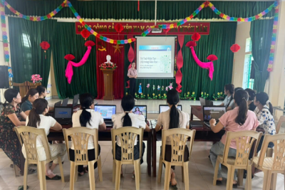 Trường MN Mỹ Thuận tổ chức tập huấn bồi dưỡng CNTT, chuyển đổi số cho toàn thể CBGVNV