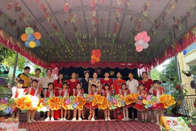 ” Trẻ em như búp trên cành, biết ăn, ngủ, biết học hành là ngoan” Những lời dạy và bài viết của Người giành cho lứa tuổi thiếu nhi được coi là một di sản vô giá .