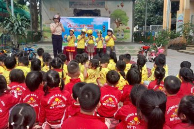 Tổ chức triển khai công tác giáo dục an toàn giao thông và Chương trình “Tôi yêu Việt Nam”
